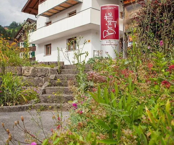 Πανσιόν Garni Brigitte 2*